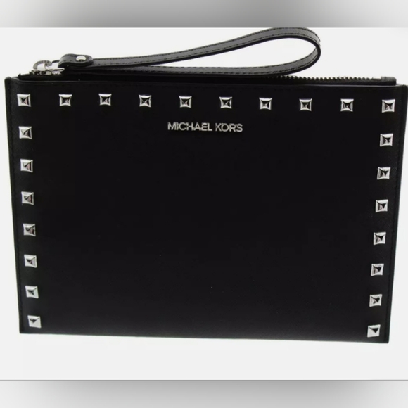 Michael Kors Handbags - Michael Kors Black Signature Leather Zip Clutch Wristlet